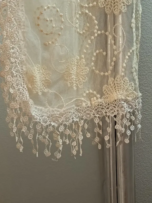 Fular de encaje crema