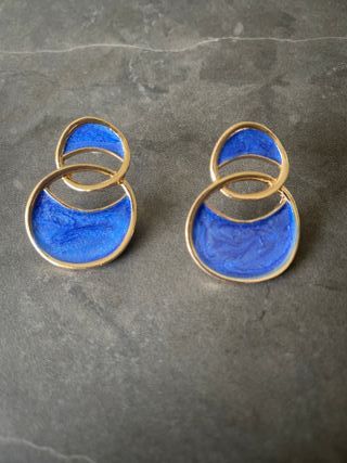 Pendientes doble aro esmaltados azul y dorados