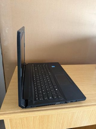 Portátil Lenovo 15.6'' i3 8GB RAM SSD +
ofice 2024