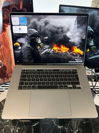 MacBook Pro i9 8core /1TB SSD + Paq Adobe