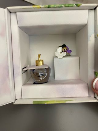 Miniatura y anillo de Lolita Lempicka