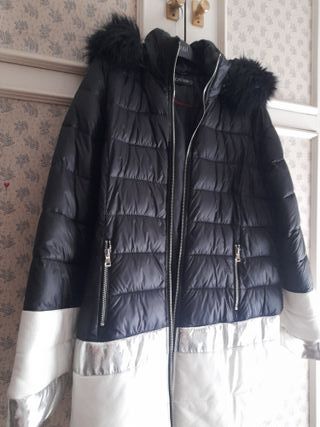 Abrigo acolchado Locoluxo negro ,plata y blanco .