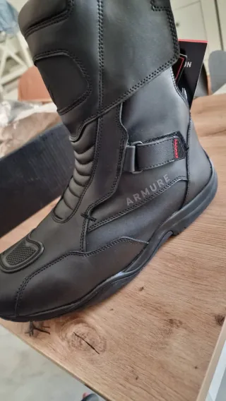 Botas ARMURE Impermeables Negras talla 45.