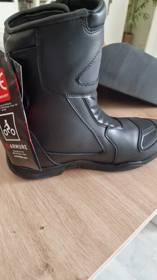 Botas ARMURE Impermeables Negras talla 45.