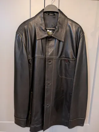 Chaqueta de cuero negra