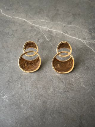 Pendientes doble aro marrón y dorado esmaltado
