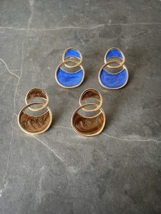 Pendientes doble aro marrón y dorado esmaltado