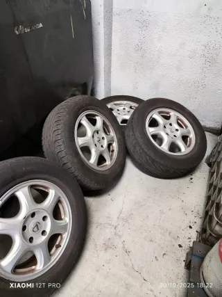 4 Llantas con Neumáticos Toyota