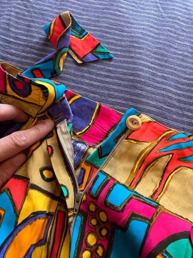 Pantalón estampado étnico estilo hippie.