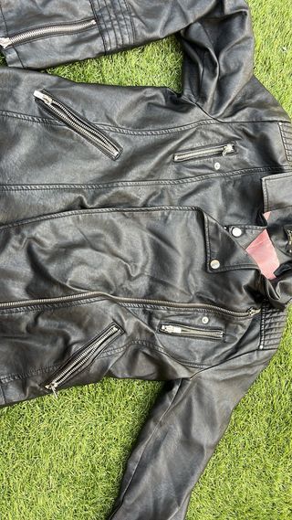 Chaqueta de cuero negra