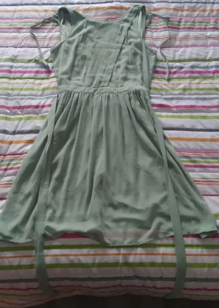 Vestido verde con cintas