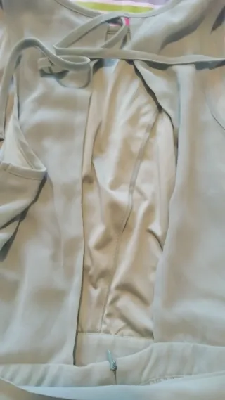 Vestido verde con cintas