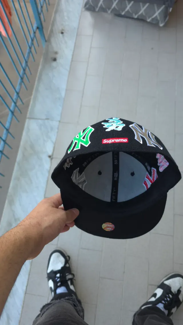 Cappello Supreme New Era Nero