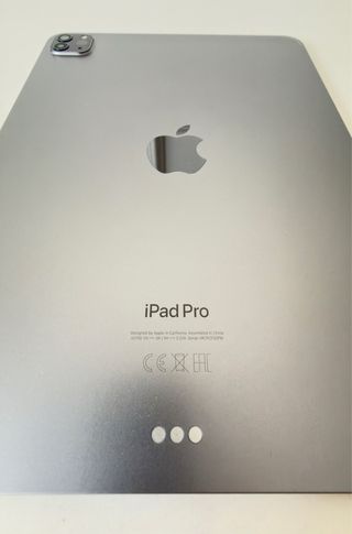 iPad Pro 11 M2 256GB Wifi + Logitech Combo Touch