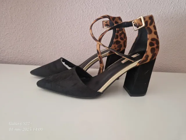 Zapatos de salón tacón leopardo y negro