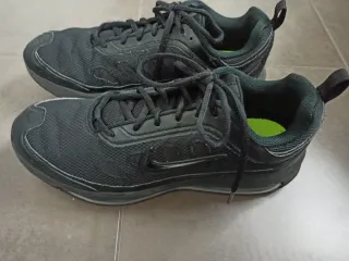 Nike Air Max AP Hombre Talla 44