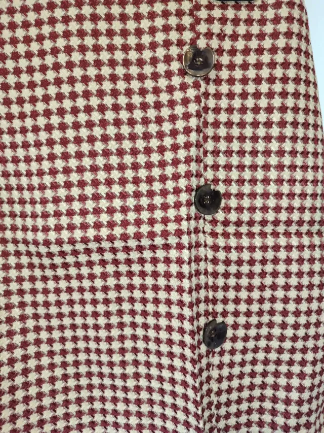 Falda de cuadros beige y roja