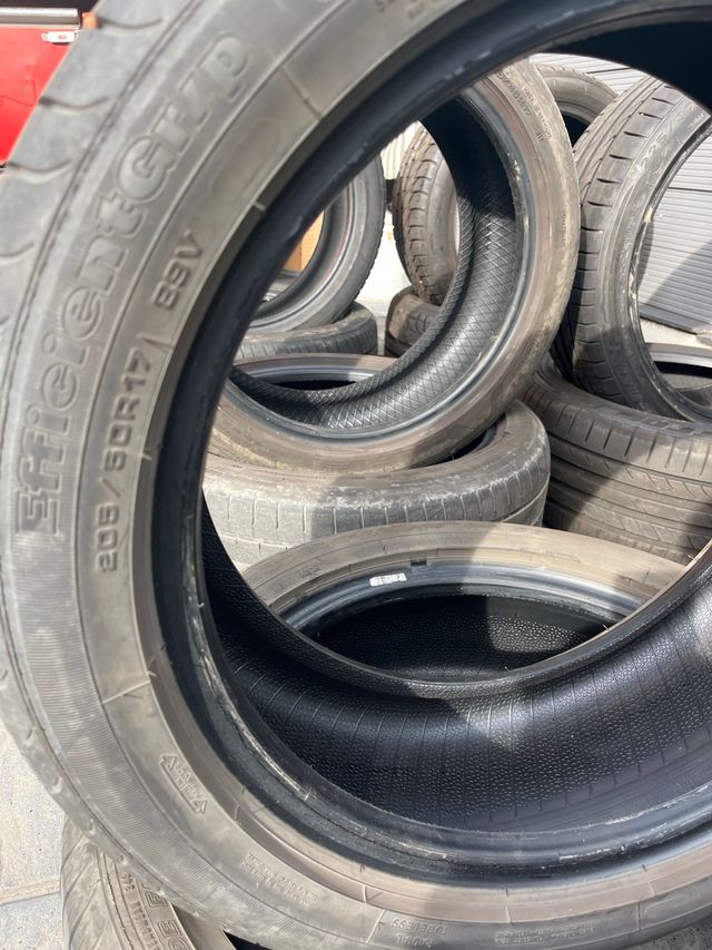 Neumático Goodyear EfficientGrip 205/50/17 89V