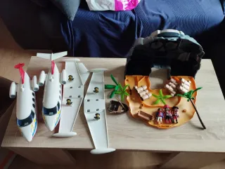 Lote Playmobil: 2 Aviones y Isla Pirata