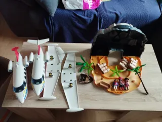 Lote Playmobil: 2 Aviones y Isla Pirata