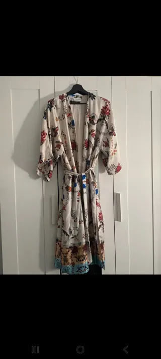 Kimono Zara floral Talla XS/S
