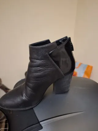 Stivaletti neri con tacco