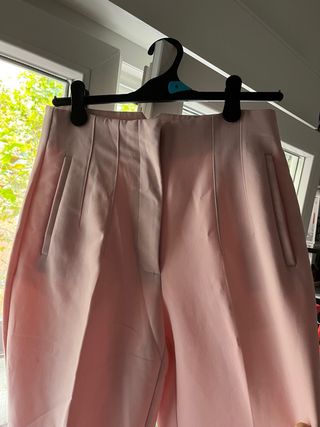 Pantalón de pinzas rosa Zara 