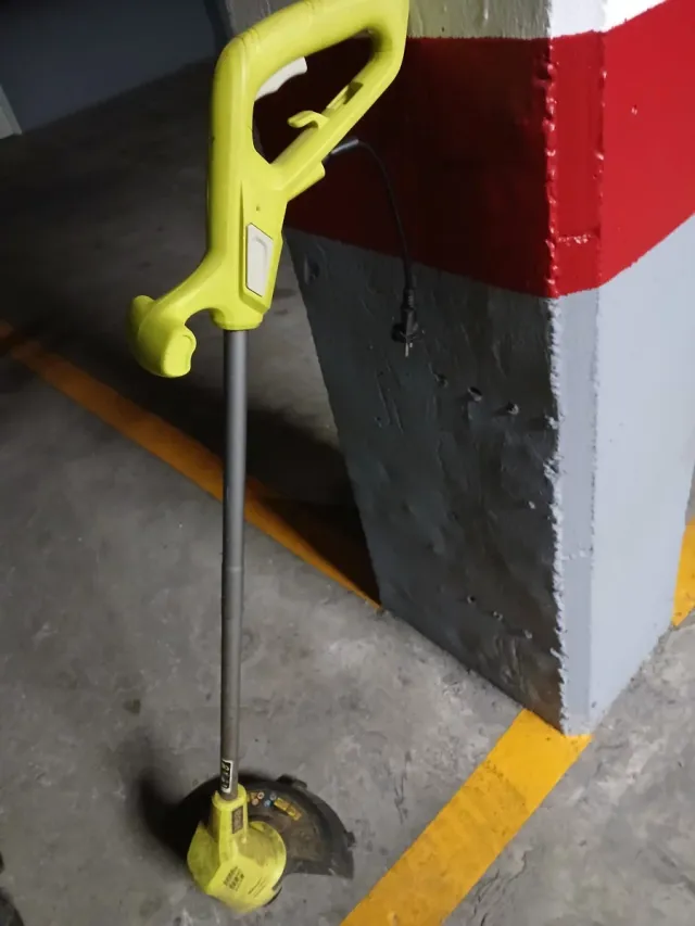 Desbrozadora eléctrica Ryobi