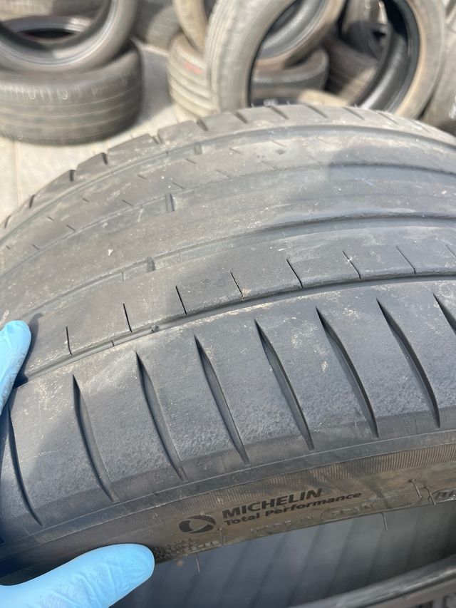 Michelin Pilot Sport 4 255/40/17 98Y