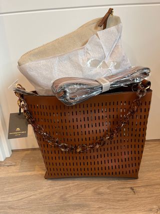 Bolso Paco Martinez Marrón Perforado Cadena Carey 