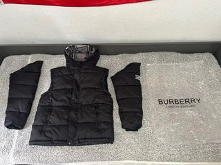 Chaqueta Burberry Negra con Capucha