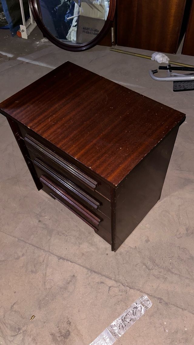 Cassettiera in legno