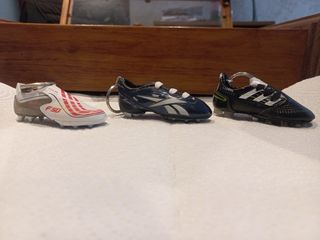 Llaveros Botas Fútbol Oficiales + vitrina.