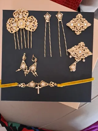 Aderezo infantil dorado