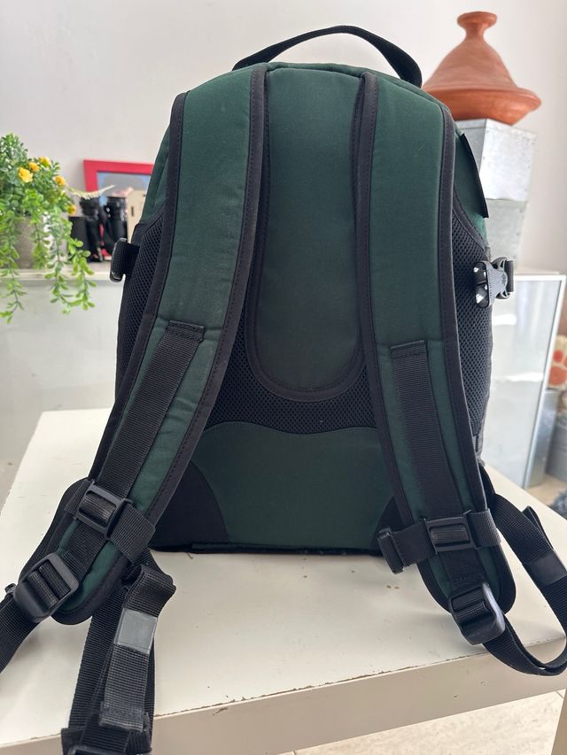 Mochila Lowepro Mini Trekker AW