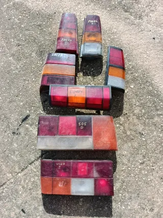 Gran surtido accesorios vehículos antiguos...