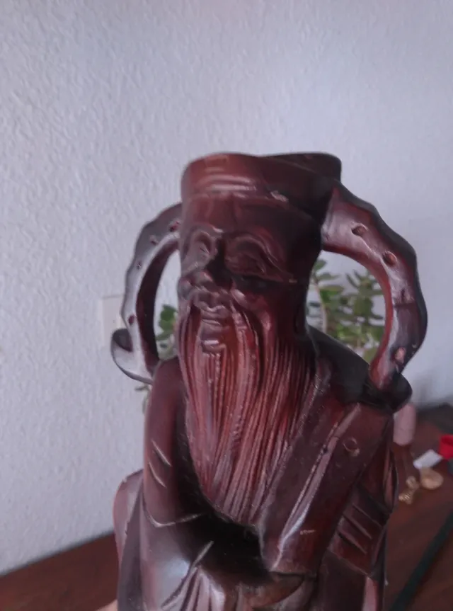 Talla de madera china antigua