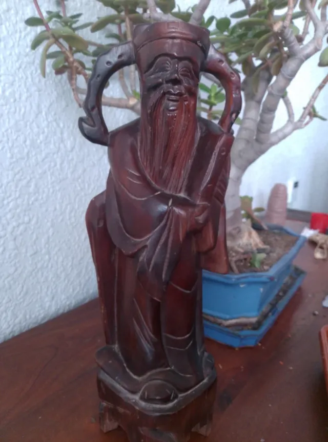 Talla de madera china antigua