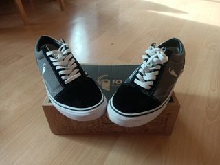 Zapatillas Vans Edición Guernica Talla 43