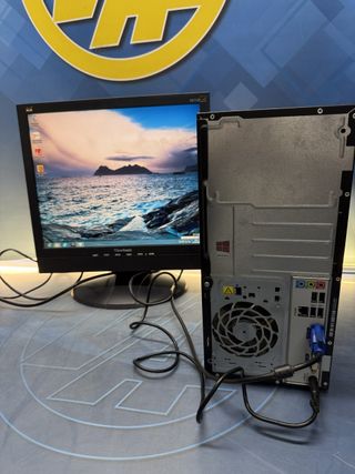 Torrede PC, HP 110-214eb, 400gb, buen estado, se incluye monitor