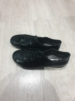 Zapatos charol mujer negros