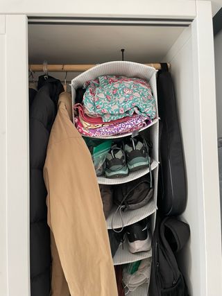 Guardaroba Ikea in legno massello bianco