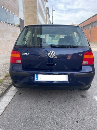 Volkswagen Golf 2000