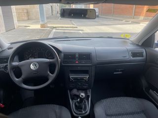Volkswagen Golf 2000