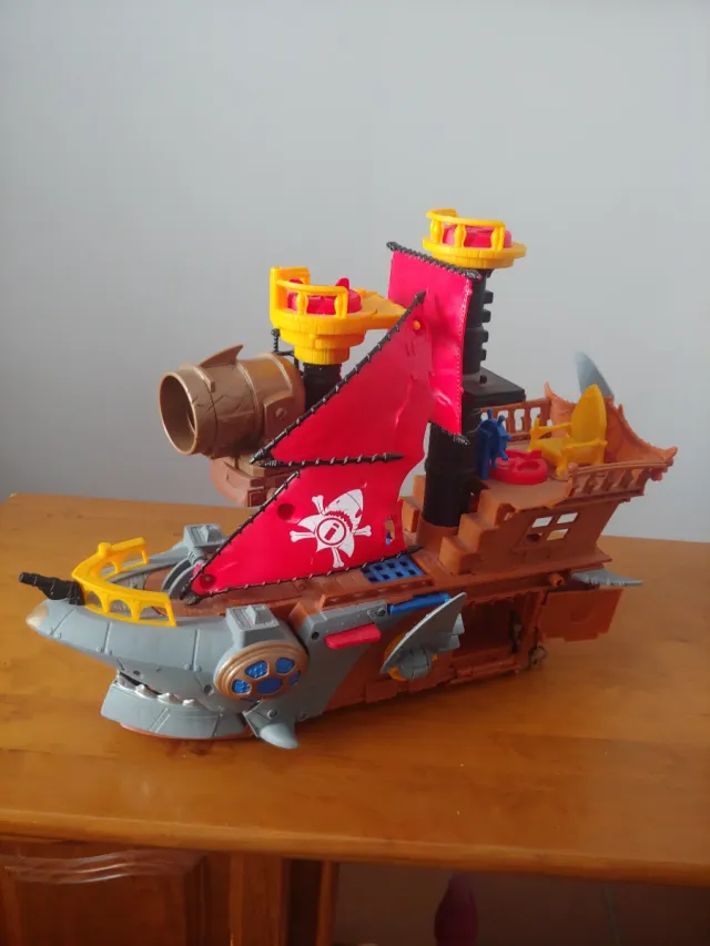 Barco Pirata Tiburón Juguete