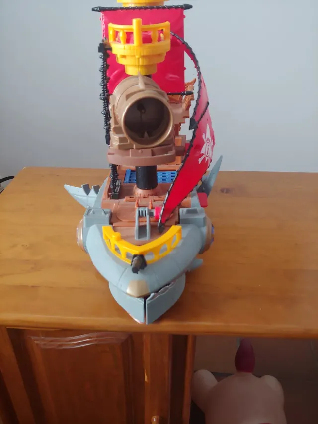 Barco Pirata Tiburón Juguete