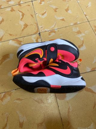 Nike Team Hustle D 11 (GS) Niños