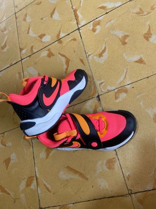 Nike Team Hustle D 11 (GS) Niños