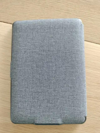 Custodia grigia per Kindle 6
