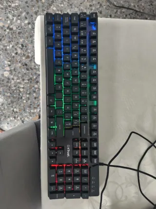 Teclado Gaming Trust GX Luces RGB
